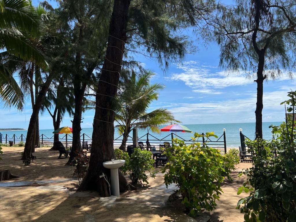 Tsunami Beach Hotel Аругам Экстерьер фото