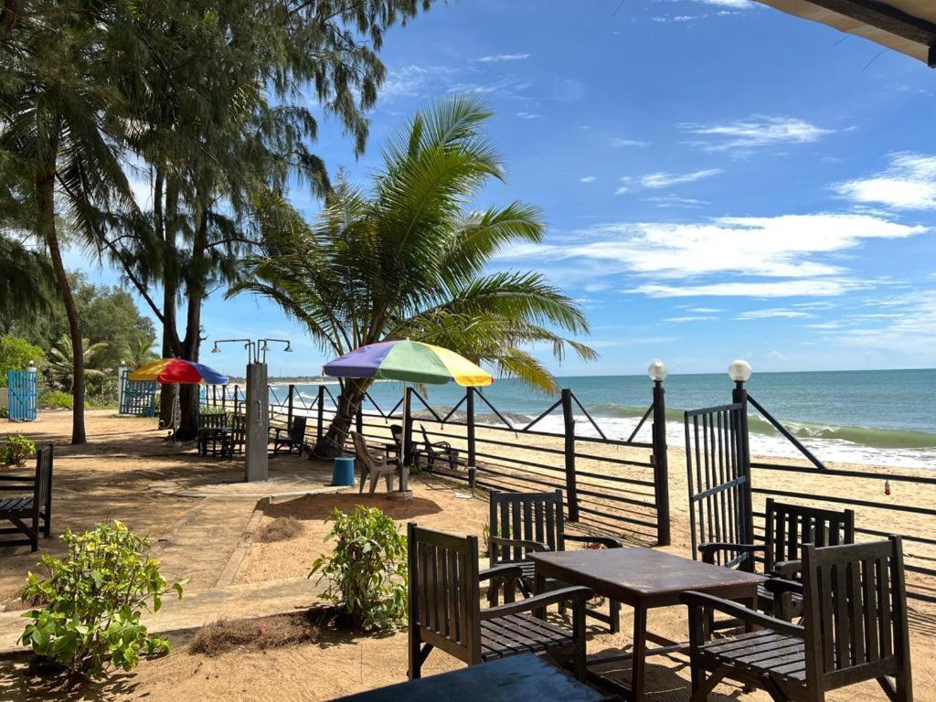 Tsunami Beach Hotel Аругам Экстерьер фото