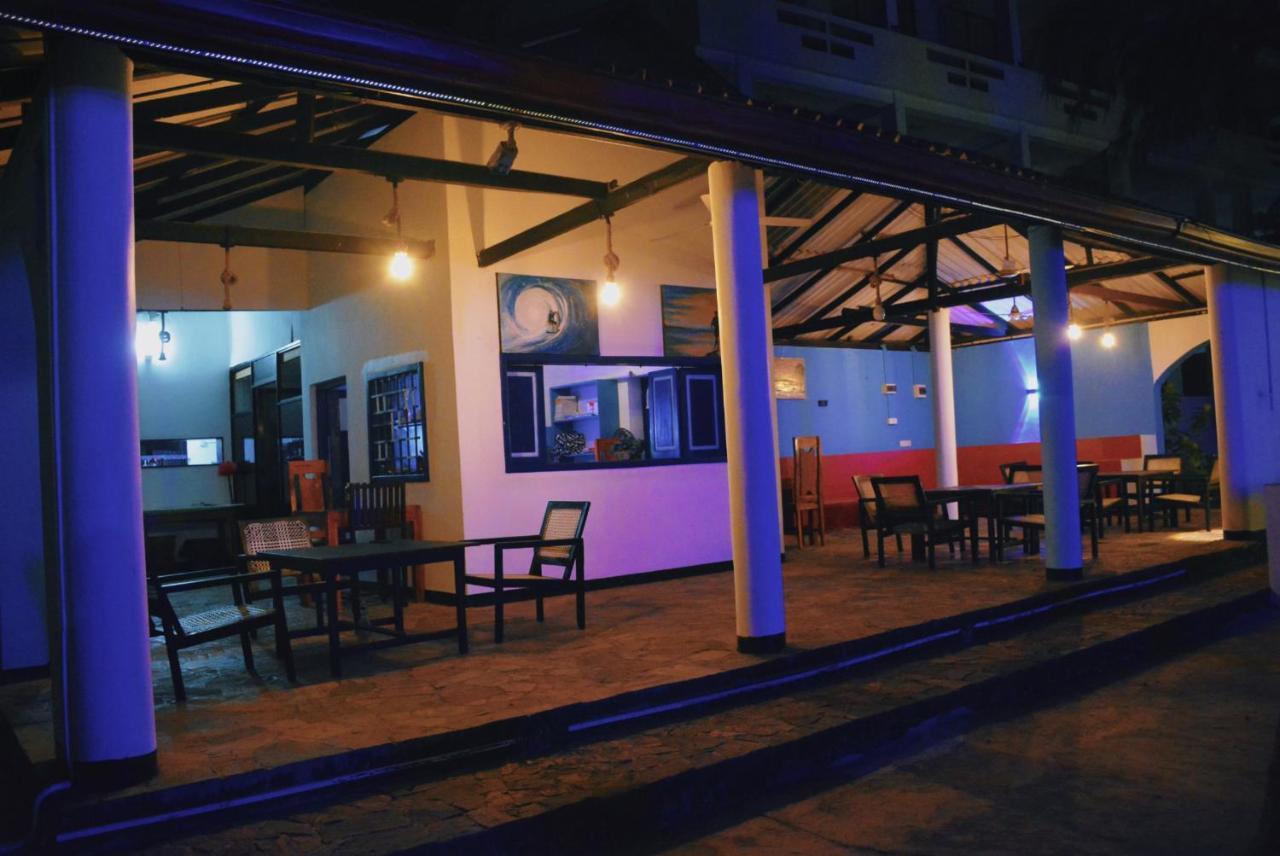 Tsunami Beach Hotel Аругам Экстерьер фото