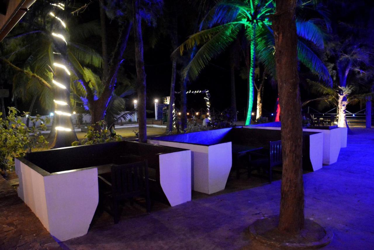 Tsunami Beach Hotel Аругам Экстерьер фото