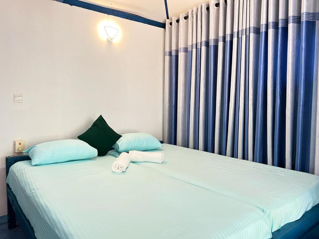 Tsunami Beach Hotel Аругам Экстерьер фото