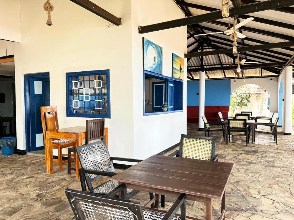 Tsunami Beach Hotel Аругам Экстерьер фото