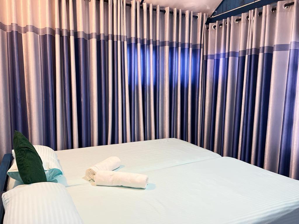 Tsunami Beach Hotel Аругам Экстерьер фото