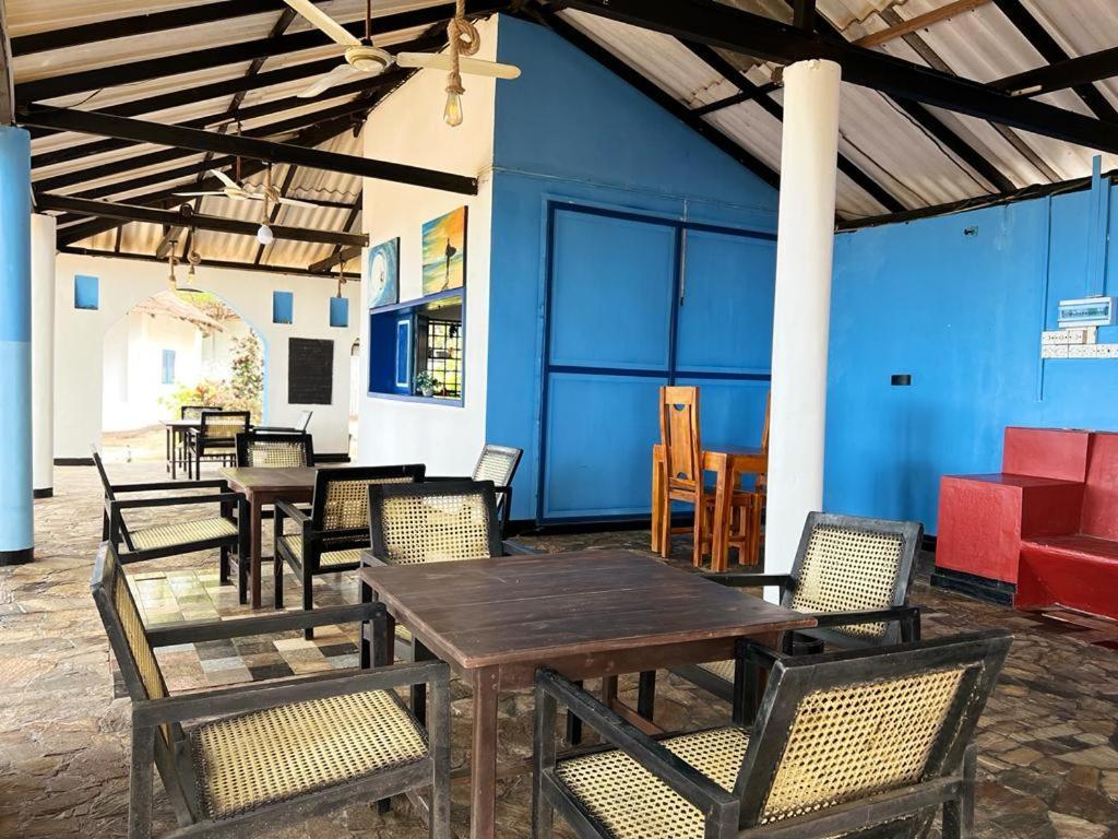 Tsunami Beach Hotel Аругам Экстерьер фото