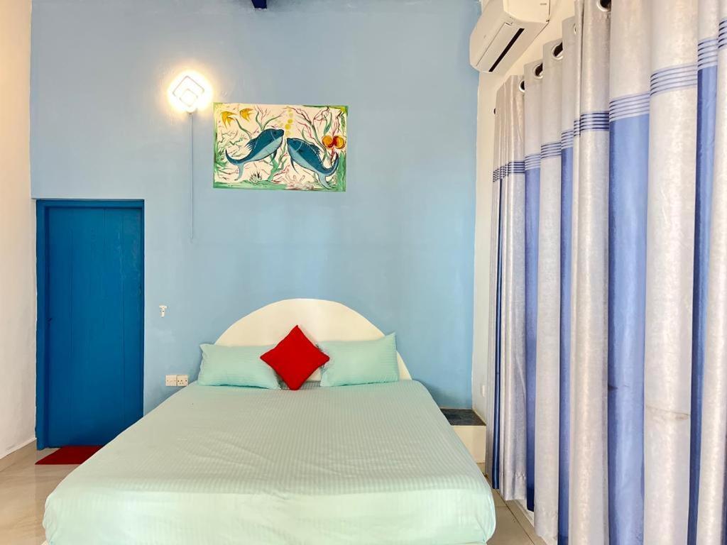 Tsunami Beach Hotel Аругам Номер фото